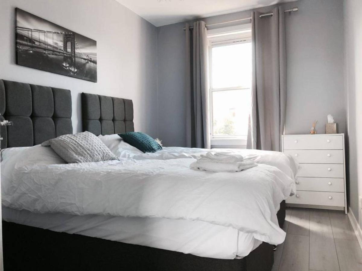 Captivating 2-Bed Apartment In Κιρκάλντυ Εξωτερικό φωτογραφία